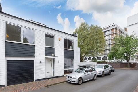 4 bedroom townhouse to rent, Hawtrey Road, Swiss Cottage, London NW3