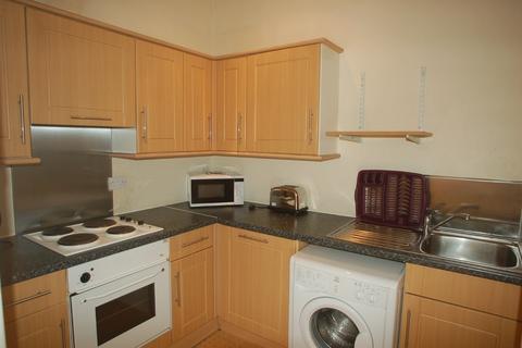 4 bedroom flat to rent, Leith Walk, Edinburgh, EH6