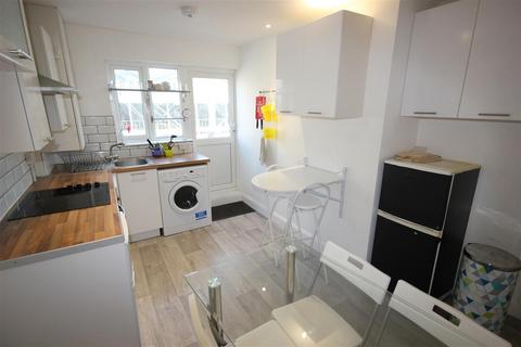 4 bedroom apartment to rent, Baker Street, Brighton
