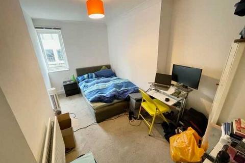 4 bedroom apartment to rent, Baker Street, Brighton