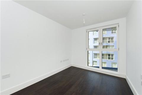 2 bedroom flat to rent, Queensland Road, London