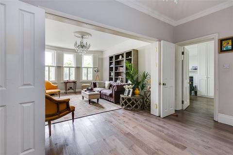 3 bedroom flat to rent, Castelnau, Barnes, London
