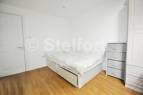 House share to rent, Junction Road, London, N19