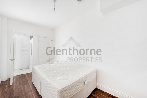 2 bedroom apartment to rent, Munster Road, Fulham, London SW6