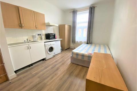 undefined, Uxbridge Road, Acton, London W3