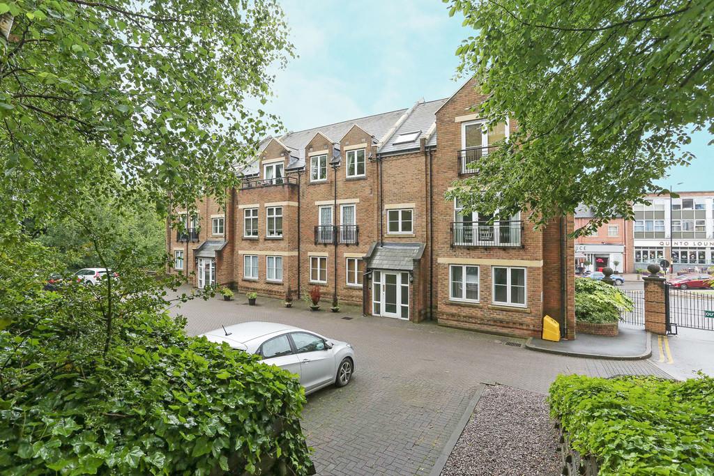 Caversham Place, Sutton Coldfield 2 bed ground floor flat £240,000