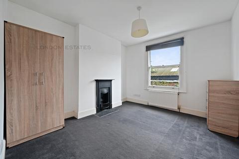 2 bedroom maisonette to rent, Cranbrook Road, Chiswick, W4