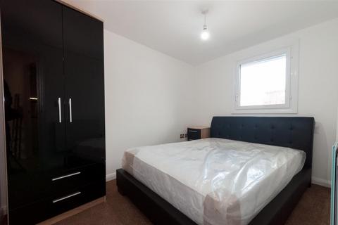 2 bedroom apartment to rent, North Street, Leeds LS2