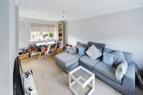 1 bedroom apartment for sale - Gogmore Lane, Chertsey, Surrey, KT16