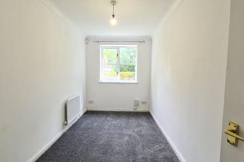 2 bedroom flat to rent, Wilkinson House,  Draymans Way, Isleworth