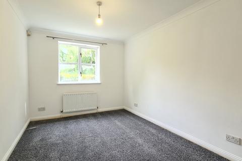 2 bedroom flat to rent, Wilkinson House,  Draymans Way, Isleworth