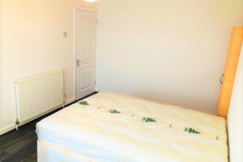 1 bedroom in a house share to rent, Craven Gardens IG6