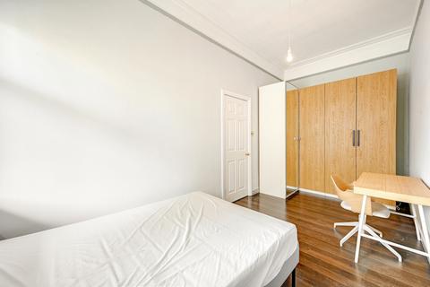 2 bedroom flat to rent, Harrington Gardens, South Kensington, London