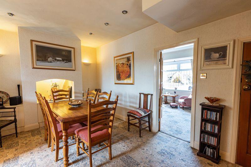 Back Lane, Appley Bridge, WN6 9LH 3 bed semidetached house £250,000