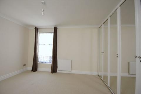 2 bedroom apartment to rent, Stoneleigh Park, Weybridge