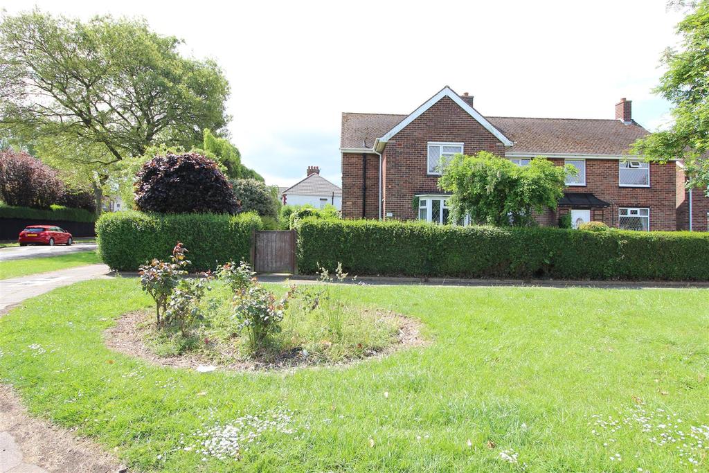 37A Laceby Road, Grimsby, N.E. Lincs. DN37 5BH 3 bed semidetached