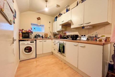 1 Bedroom Flat To Let - HP11