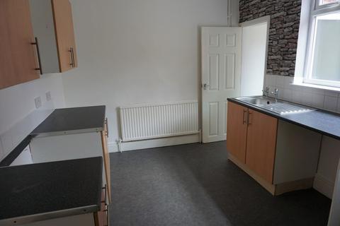 2 bedroom end of terrace house to rent - 92 Estcourt Street, Hull HU9