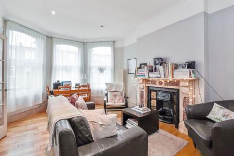 2 bedroom flat to rent, Hampden Road, London, N8