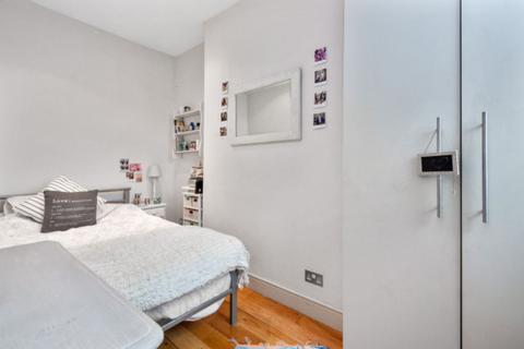 2 bedroom flat to rent, Hampden Road, London, N8