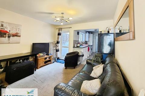 3 bedroom terraced house to rent, Collis Street, Reading