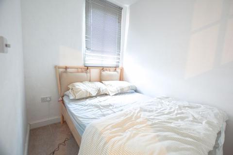 1 bedroom apartment to rent, Addison House, Grove End Road