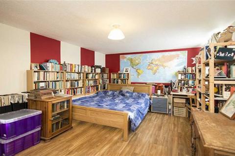 4 bedroom flat to rent, NW1