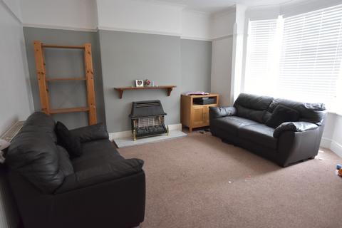 2 bedroom flat to rent, Dunlop Avenue, Nottingham