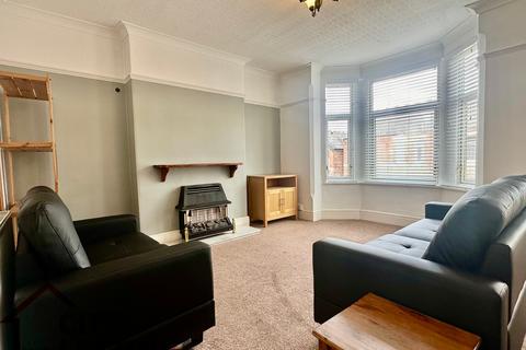 2 bedroom flat to rent, Dunlop Avenue, Nottingham