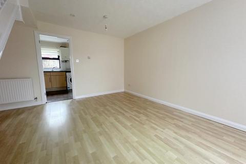 2 bedroom terraced house to rent, Muirfield, Bushmead, Luton, LU2 7SB