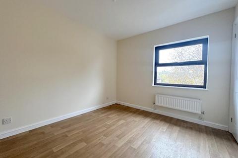 2 bedroom terraced house to rent, Muirfield, Bushmead, Luton, LU2 7SB