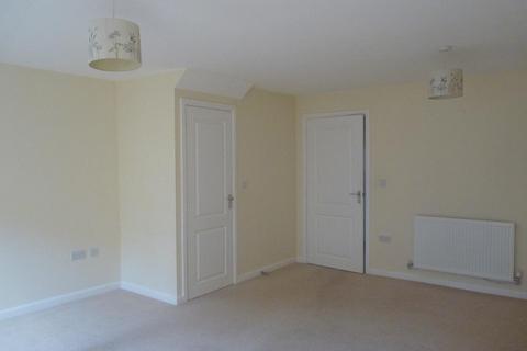 3 bedroom semi-detached house to rent, Treetops Way, Silvas Grange, Heathfield, TN21 8FN