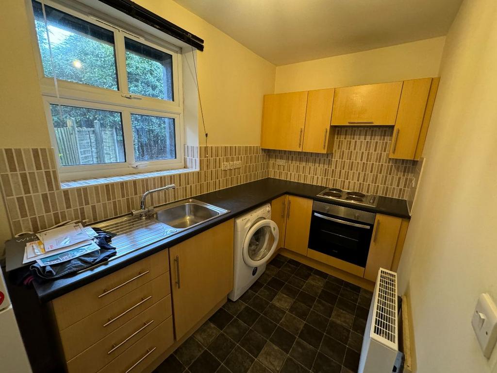 Elm Road, Wisbech 2 bed flat to rent £695 pcm (£160 pw)
