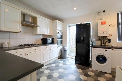 212 Barton Road, Luton, LU3 3NH