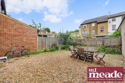 4 bedroom end of terrace house to rent, Carlile Close, Bow, E3