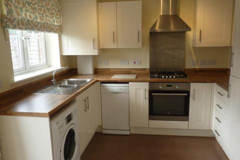 2 bedroom semi-detached house to rent, Reid Crescent, Hailsham, BN27 4DG