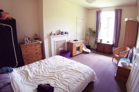 3 bedroom terraced house to rent, Cliff Road, Leeds