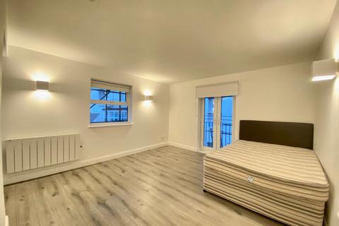 Studio to rent, Buckingham Place, St. Annes House, BN1