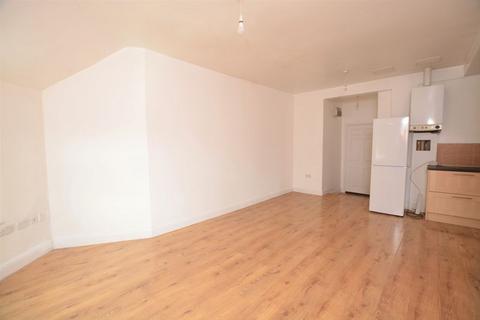 1 bedroom apartment to rent, Amersham Hill, High Wycombe