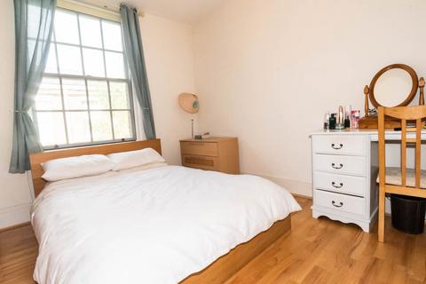 2 bedroom apartment for sale, Royal Drive, London N11