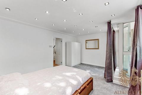 3 bedroom apartment to rent, Albany Street, NW1