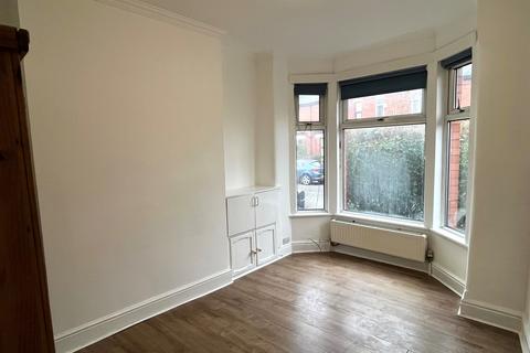 2 bedroom end of terrace house to rent, Ivygreen Road, Chorlton