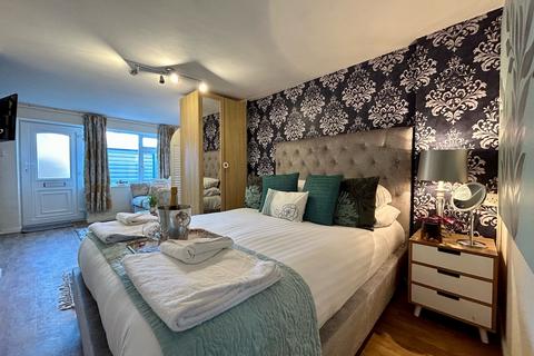 Studio to rent, Cranleigh Road, Southbourne, Bournemouth