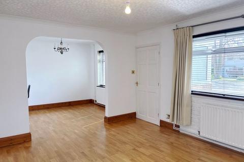 64 Ingleglen, Farnham Common, Slough, SL2 3QB
