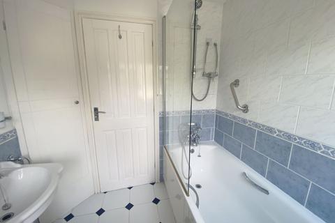 64 Ingleglen, Farnham Common, Slough, SL2 3QB