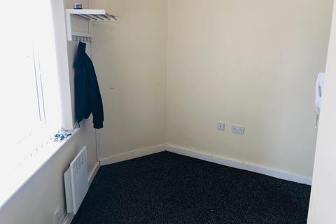 1 bedroom in a flat share to rent, with Ensuite - Portland Street (A), Walsall WS2