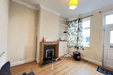 2 bedroom terraced house to rent, Pool Road, Newfoundpool, Leicester LE3