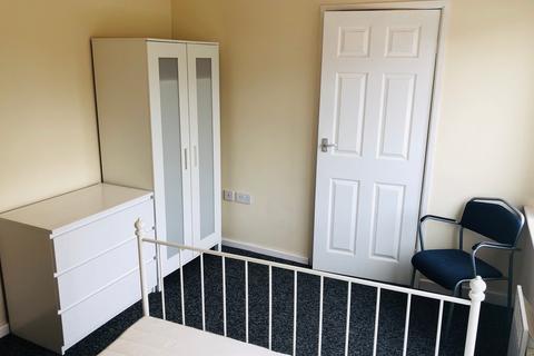 1 bedroom in a flat share to rent, with Ensuite - Portland Street (E), Walsall WS2