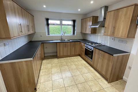 3 bedroom semi-detached house to rent, Saltersbrook Road, Darfield