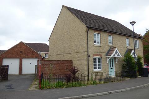 3 bedroom semi-detached house to rent, White Eagle Road, Swindon SN25